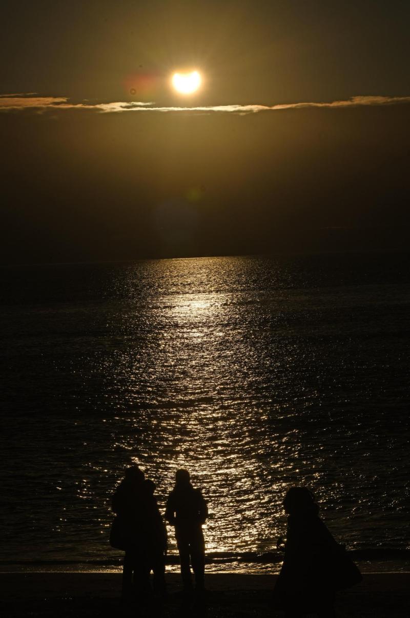 Agencia Uno - Eclipse de Sol.