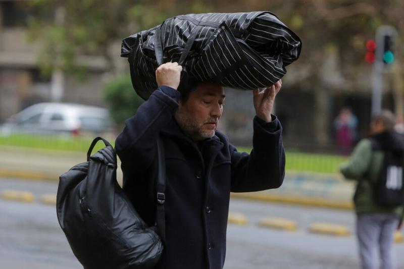 Agencia Uno - Llovizna en Santiago