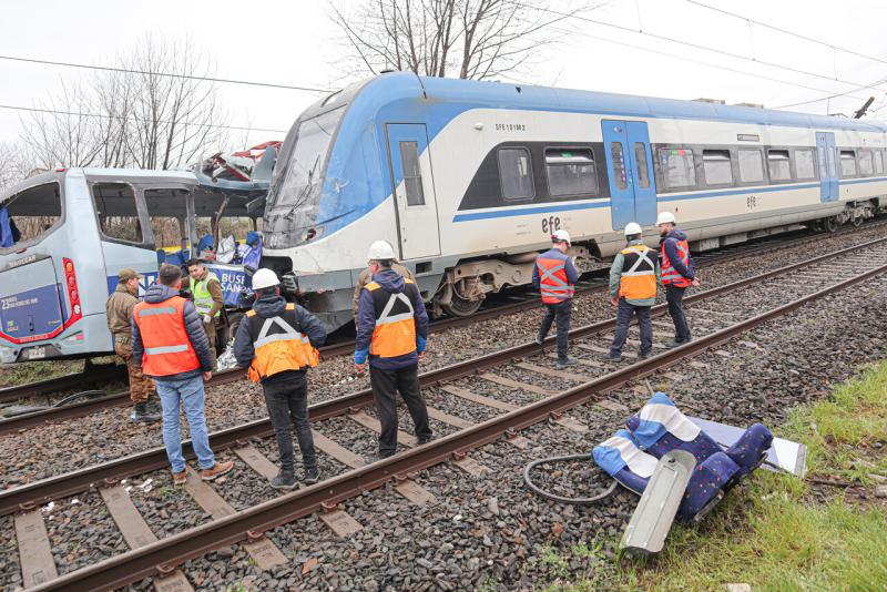Agencia Uno - Accidente entre bus y Biotren, archivo