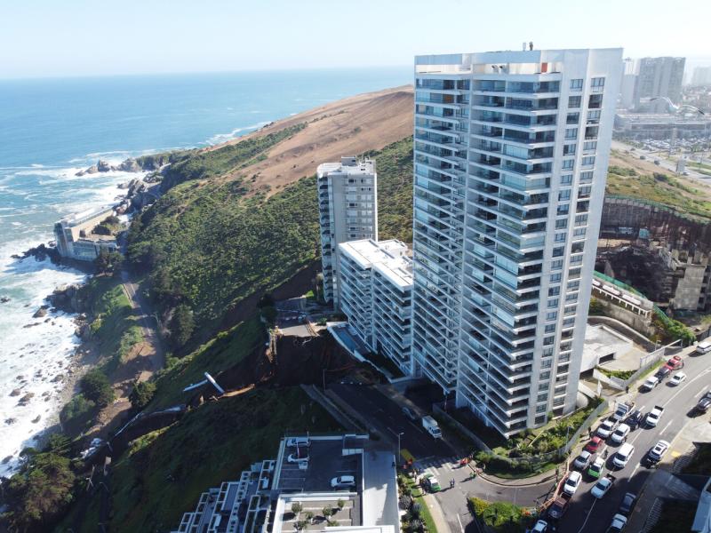 Agencia UNO - Administración denuncia robo en el Edificio Miramar Reñaca, amenazado por socavón