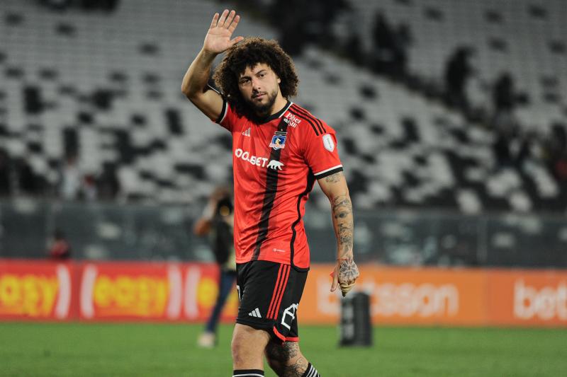 Maxi Falcón será baja en Colo Colo para el duelo ante Magallanes. (Agencia Uno)