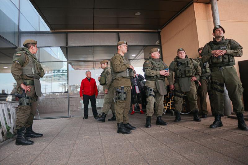 Personal del Gope en Hospital Las Higueras por aviso de bomba