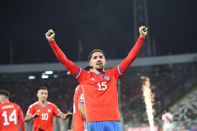 Agencia Uno - Diego Valdés celebrando su tanto ante Perú