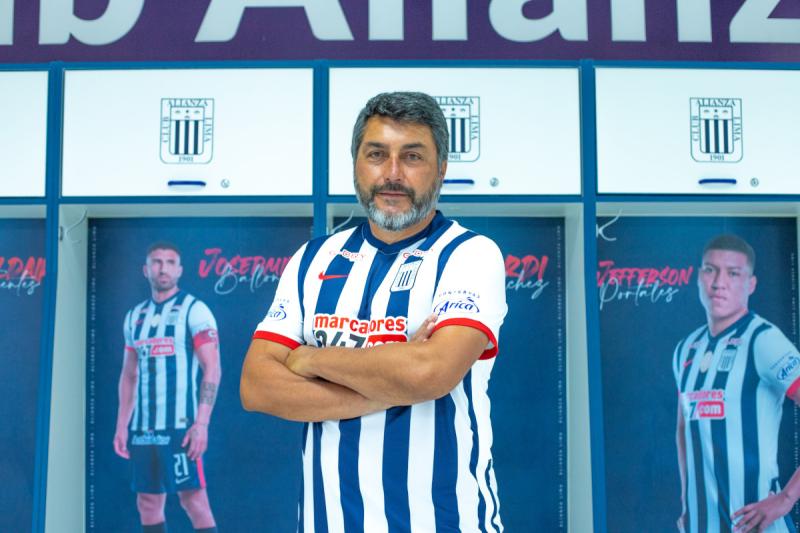 José Letelier es el nuevo DT de Alianza Lima femenino - Créditos: prensa club