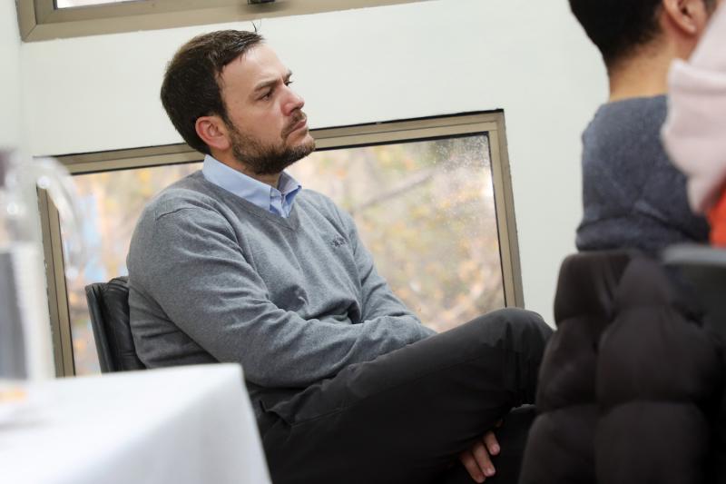 Canal 13 - Ignacio Valenzuela, periodista de Canal 13 en Santiago 2023