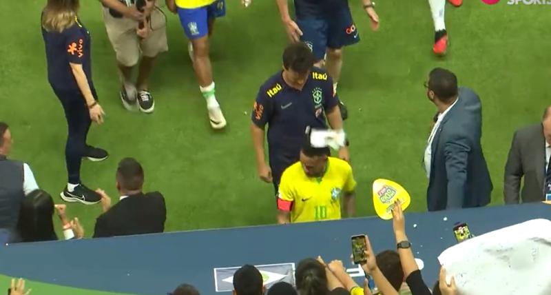 Momento exacto en que Neymar fue agredido por hinchas - Créditos: Captura TNT Sports