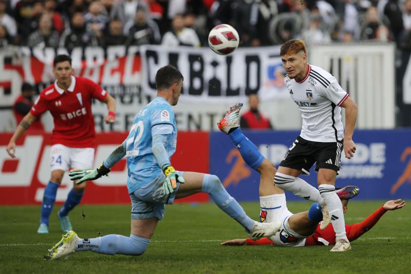 Carabineros halla fuegos artificiales escondidos en el Estadio Monumental antes del Clásico entre Colo Colo y la UC - Crédito: Photosport