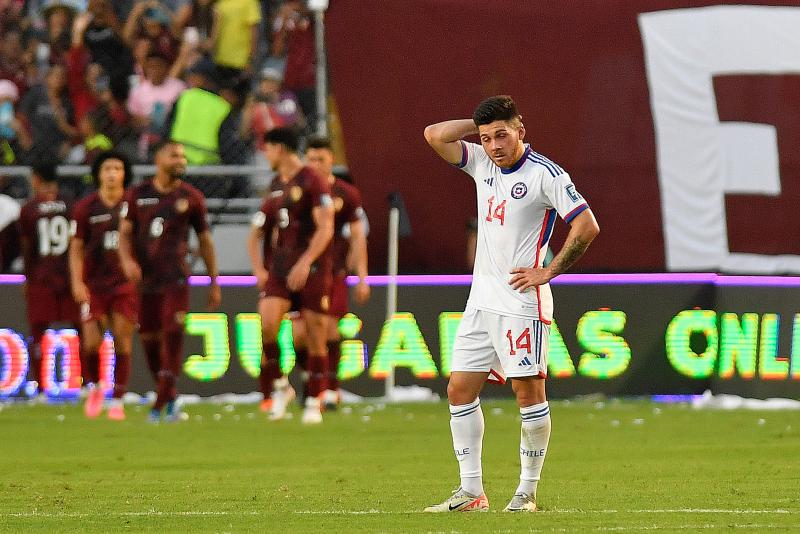 La Roja cayó duramente por 3-0 ante Venezuela. (Photosport)