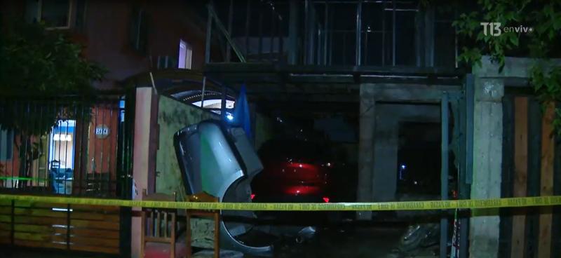 Incendio consumió casa en San Ramón: Habría funcionado como desarmaduría clandestina