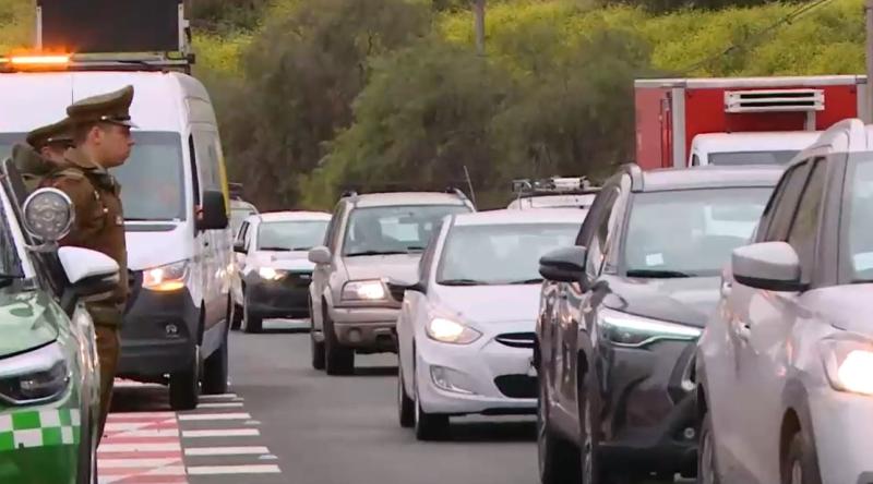 T13 - Vecinos de Huechuraba protestan por pórticos: Pagan por entrar y salir de sus casas