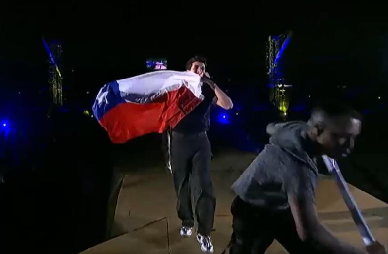 T13 En Vivo - Sebastián Yatra en las inauguración de Santiago 2023