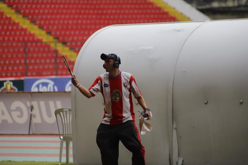 Los fanáticos de Estudiantes de Mérida invadieron el campo de juego. Imagen: Twitter.