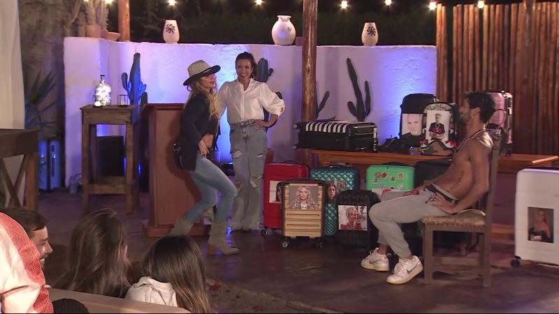 Tierra Brava - Eva Gómez baila sensualmente a Jhonatan Mujica