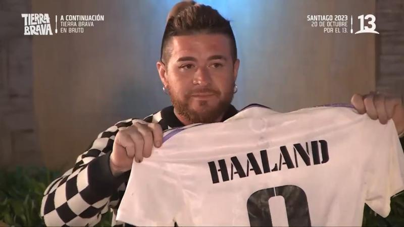 Junior Playboy con la camiseta de Haaland en el Real Madrid - Crédito: Tierra Brava