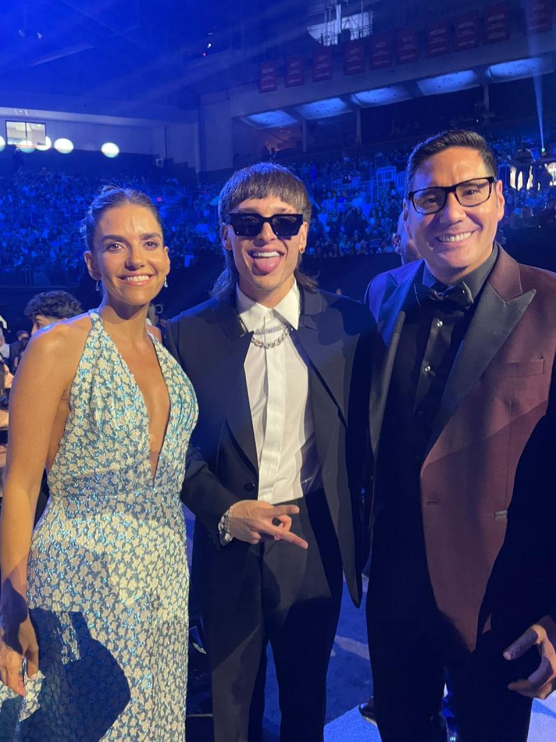 Animadores del Festival de Viña del Mar y Peso Pluma