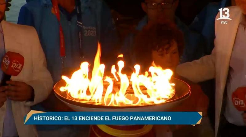 La antorcha de Santiago 2023 llegó a iluminar Canal 13. / Foto: Captura Canal 13