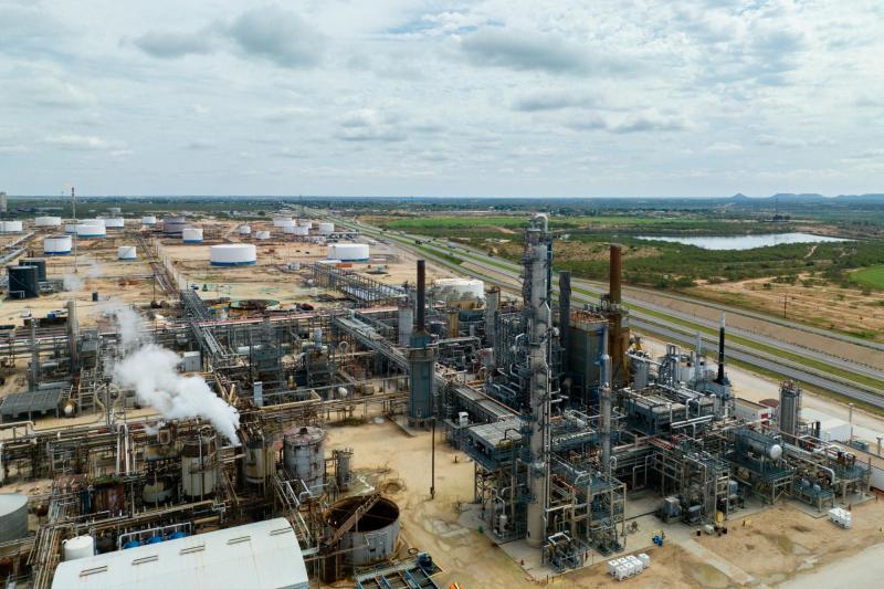 AFP - Para la OPEP, la demanda de petróleo sólo podrá cumplirse con inversiones estimadas en 14 billones de dólares en el sector de aquí a 2045