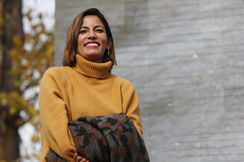 Ana Tojoux canta "A la cima" - Agencia Uno