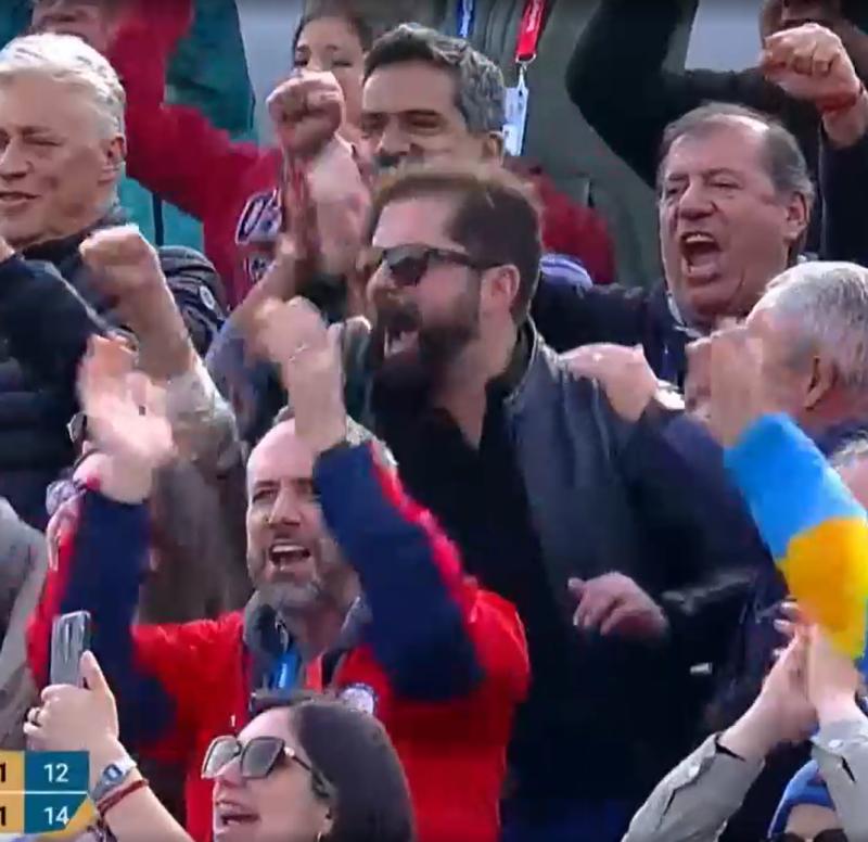 Presidente Boric celebrando
