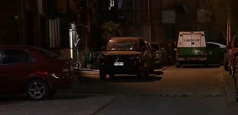 Mujer denuncia secuestro en Cerro Navia: se habría lanzado desde segundo piso para escapar