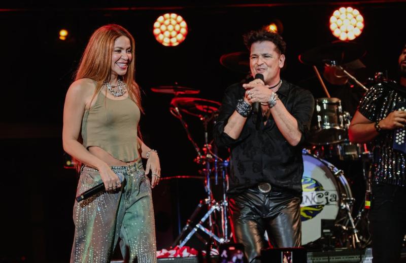 Twitter (@KaseyaCenter) - Shakira y Carlos Vives