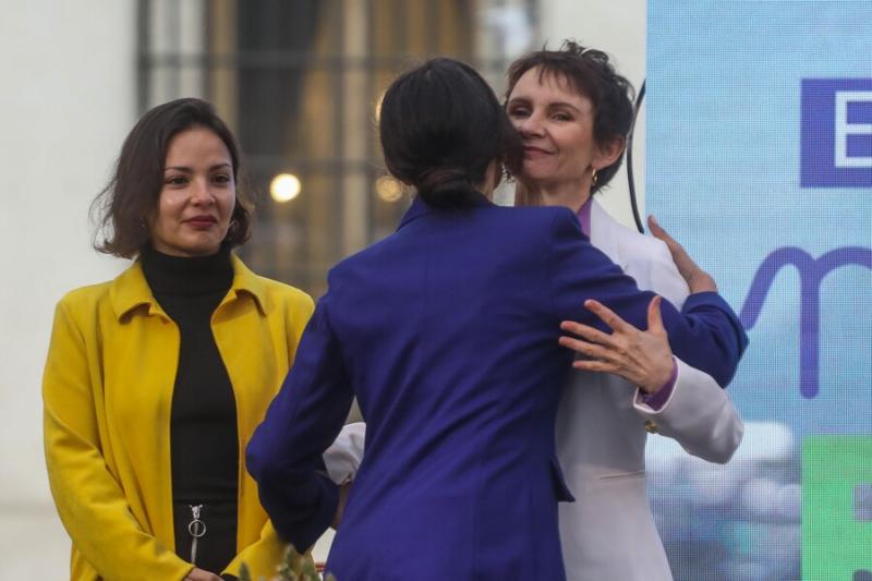 Agencia Uno - Ministras Camila Vallejo y Carolina Tohá