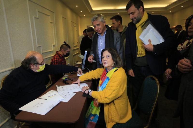 Agencia Uno - Amarillos por Chile apoya nueva Constitución