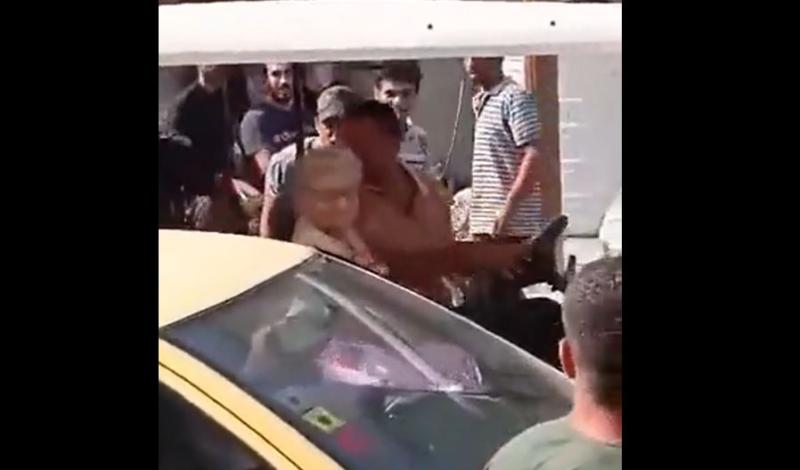 Yaffa Adar siendo raptada por Hamás