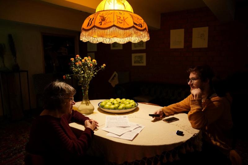 AFP - La "masculinidad tóxica" aflora en Rusia y se ensaña contra las autoras de una obra teatral