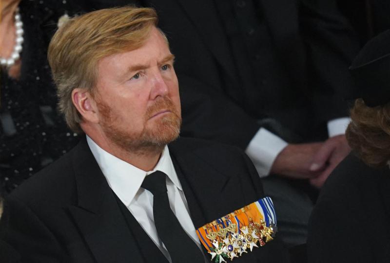 AFP - Rey Guillermo Alejandro, quien invitó a show especial a Fabrizio Copano.