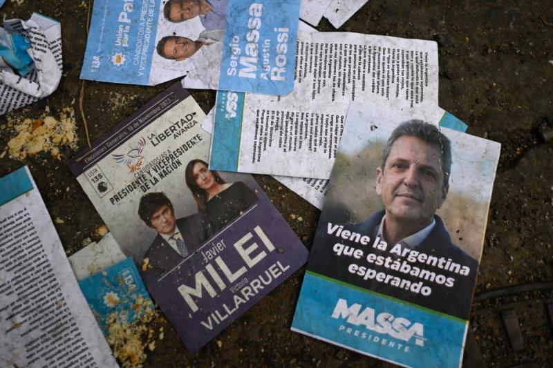 AFP - Elecciones en Argentina: Sergio Massa y Javier MIlei