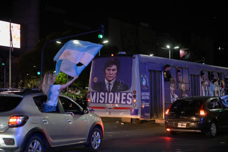 Celebraciones en Argentina tras triunfo de Javier Milei - AFP
