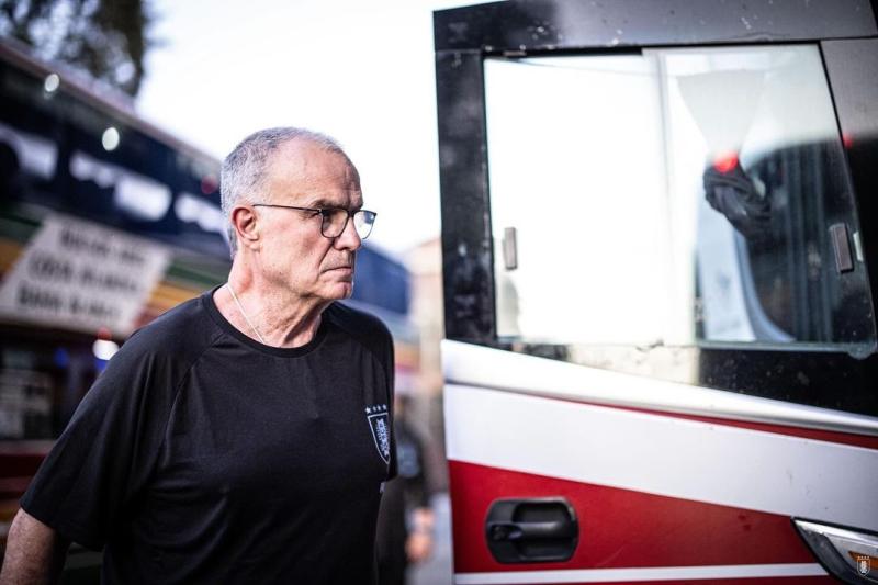 Marcelo Bielsa es el entrenador de Uruguay. Imagen: Instagram.