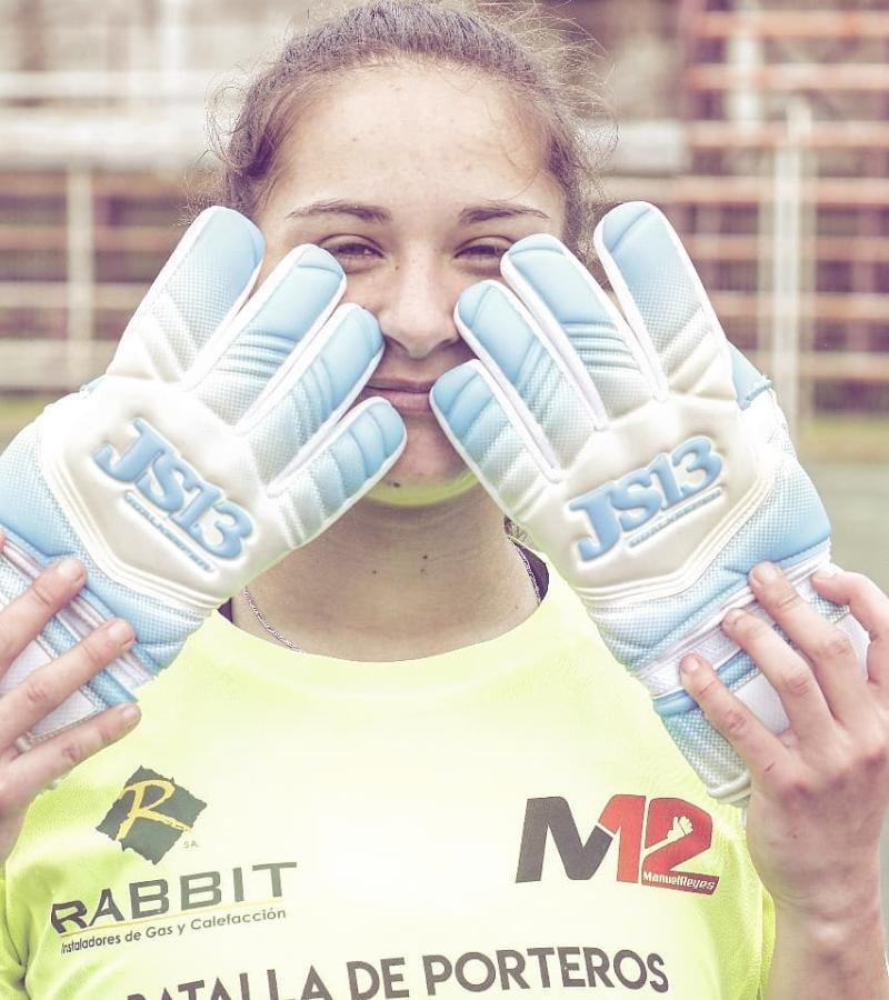 Franchesca Caniguán tiene experiencia en el arco. Imagen: Instagram.