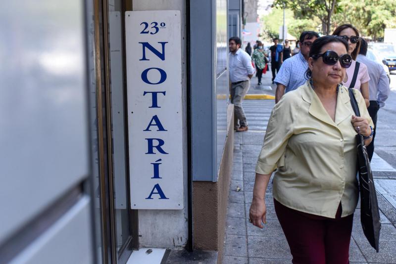 Agencia Uno (Referencial) - Hermana de diputado Raúl Leiva es nombrada notaria en Lo Espejo