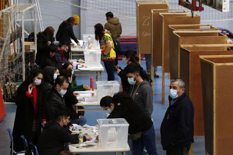 Agencia Uno - Vocales de mesa para el Plebiscito Constitucional 2023