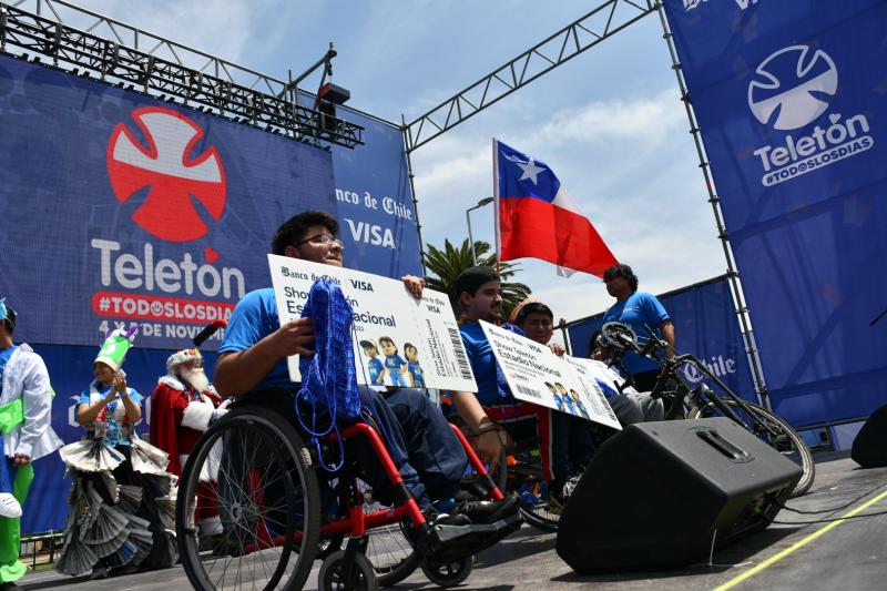 Agencia Uno - Premiasion categoria "Silla de ruedas" corrida familiar Teleton 2022.