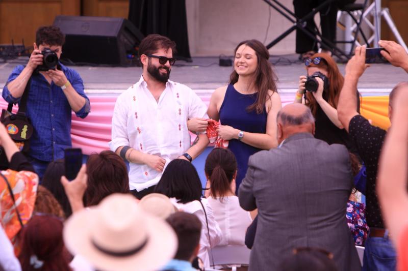 Agencia Uno - Presidente Gabriel Boric e Irina Karamanos.