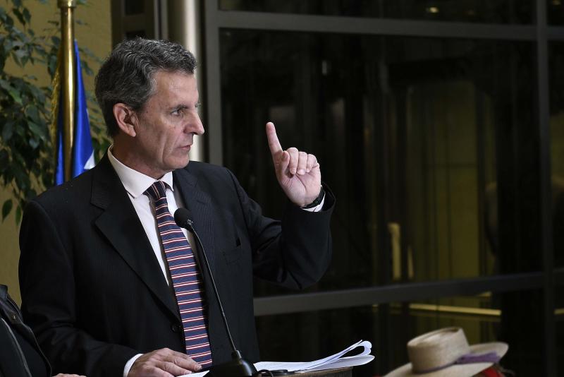 Agencia Uno - Diputado independiente, Gonzalo De la Carrera, presentó proyecto con Oposición.