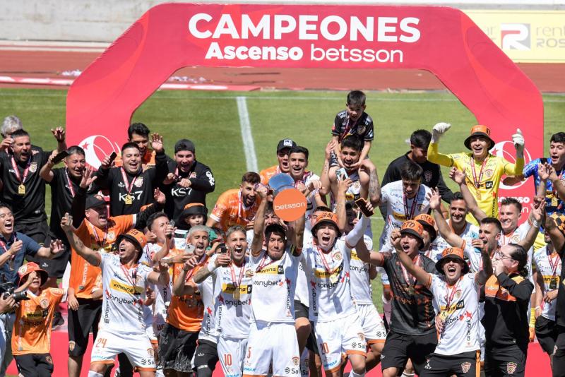 Agencia Uno - Cobreloa ascendió a la máxima categoría del fútbol chileno