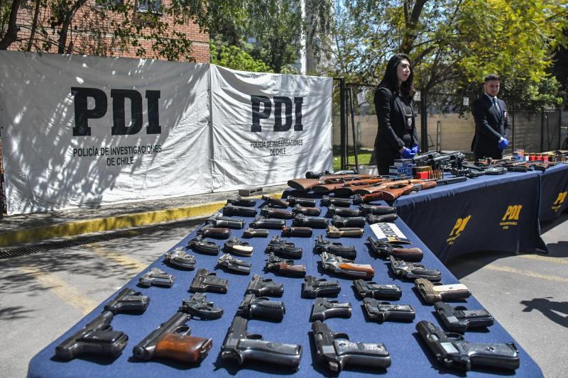 Agencia Uno - PDI desbarata un taller de fabricación y modificación de armas (referencial)