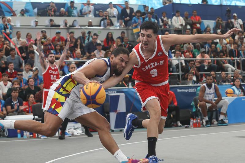 Agencia Uno - Daniel Arcos consiguió medalla de plata en básquetbol 3x3