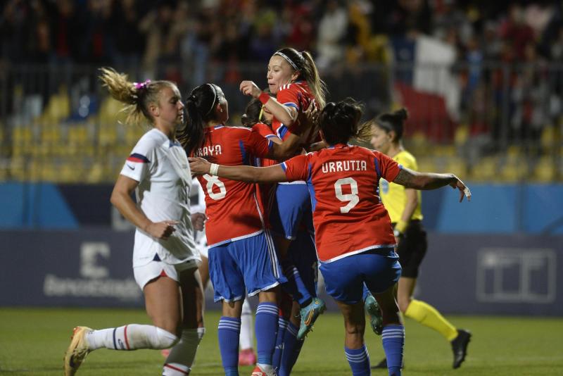 Agencia Uno - La Roja femenina en Santiago 2023