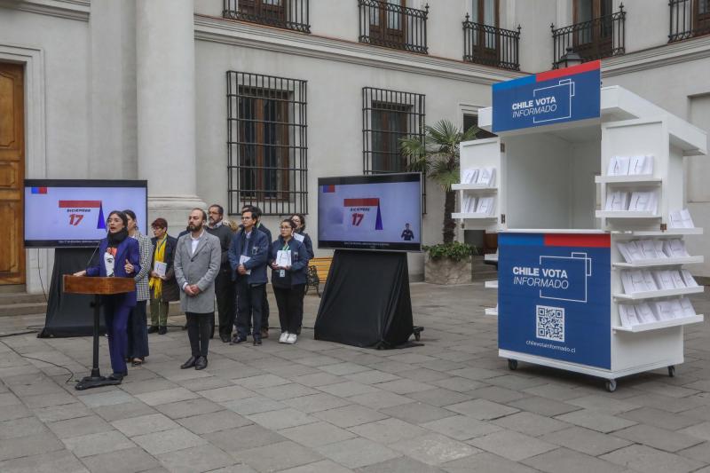 Quiosco con propuesta constitucional - Agencia Uno