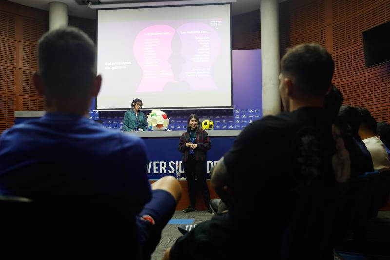 En la U recibieron charlas para prevenir la violencia de género - Créditos: Universidad de Chile