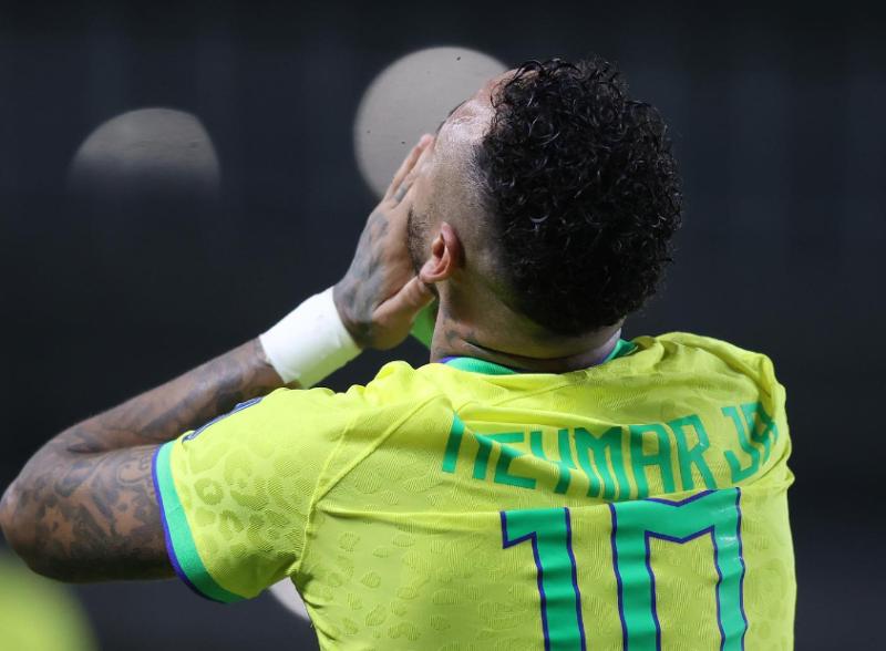 Neymar estará varios meses fuera de las canchas - Crédito: @neymarjr