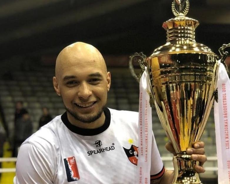 Julius Holt denunció irregularidades en la selección de básquetbol 3x3 que participó en Santiago 2023 - Crédito: @juliusholt_yuyi.