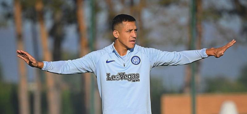 Alexis Sánchez sufrió un esguince de tobillo en la Roja - Crédito: @ alexis_officia1