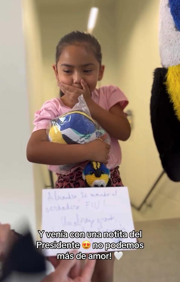 Instagram - Alexandra recibió Fiu de regalo