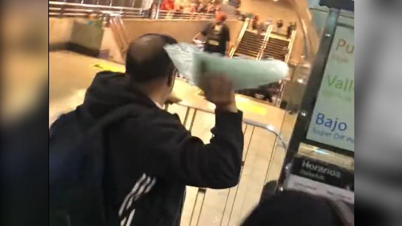 Twitter - Violento enfrentamiento en estación La Cisterna del Metro